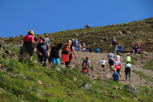 Crowds at the saddle