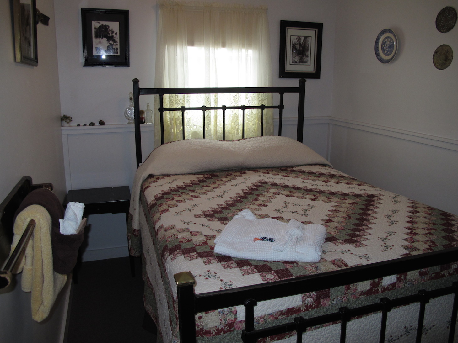 MA JOHNSON'S HISTORIC HOTEL MCCARTHY, ALASKA Our Home Has 6 Wheels